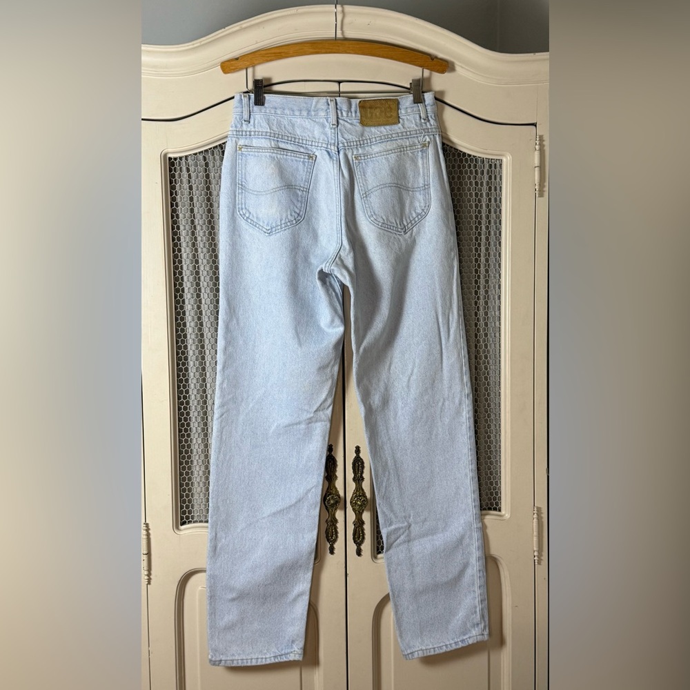 Vintage 90’s Lee Light Wash High Waisted Jeans - Picture 2 of 12